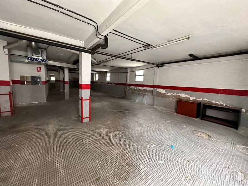 Nave en alquiler en Calle Vereda del Carmen, Ciudad Lineal, Madrid, 28017 con edificio, accesorio, piso, pavimentos, material compuesto, gas, techo, aparcamiento, hormigón y carretera alrededor