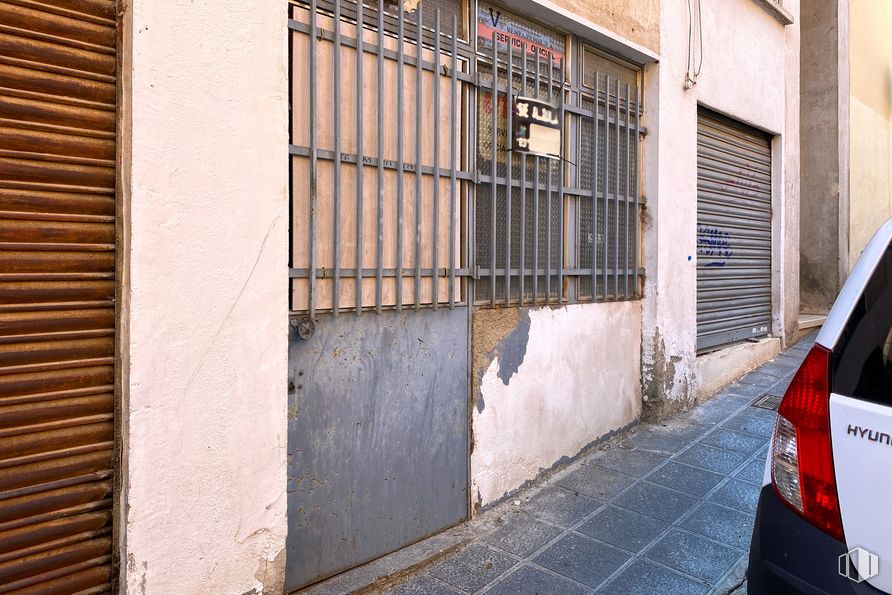 Local en venta en Calle Francisco de Quevedo, 5, Guadalajara, 19001 con coche, iluminación automotriz, vehículo, superficie de la carretera, madera, diseño automotriz, ladrillo, fachada, edificio y material compuesto alrededor