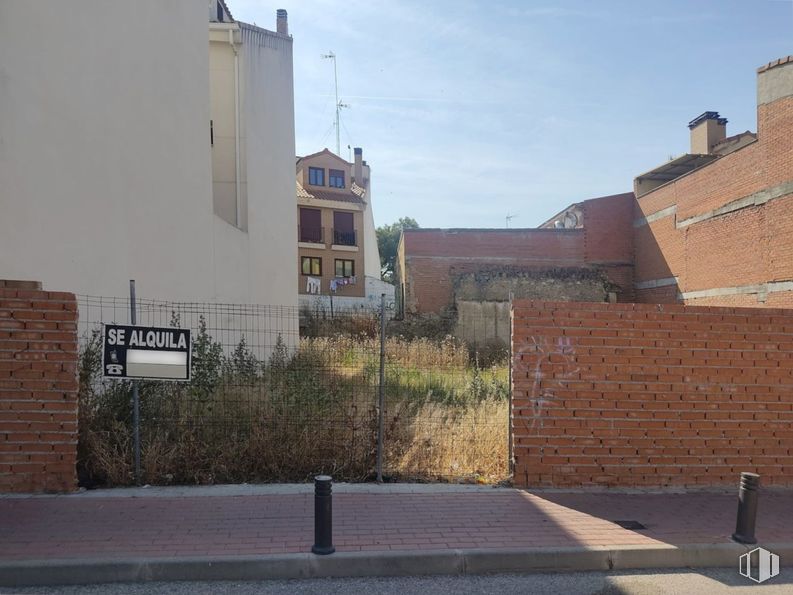 Land for sale at Calle Luis Mexía, 2, Yeles, Toledo, 45220 with building, wall, neighbourhood, composite material, urban design, brickwork, brick and building material around