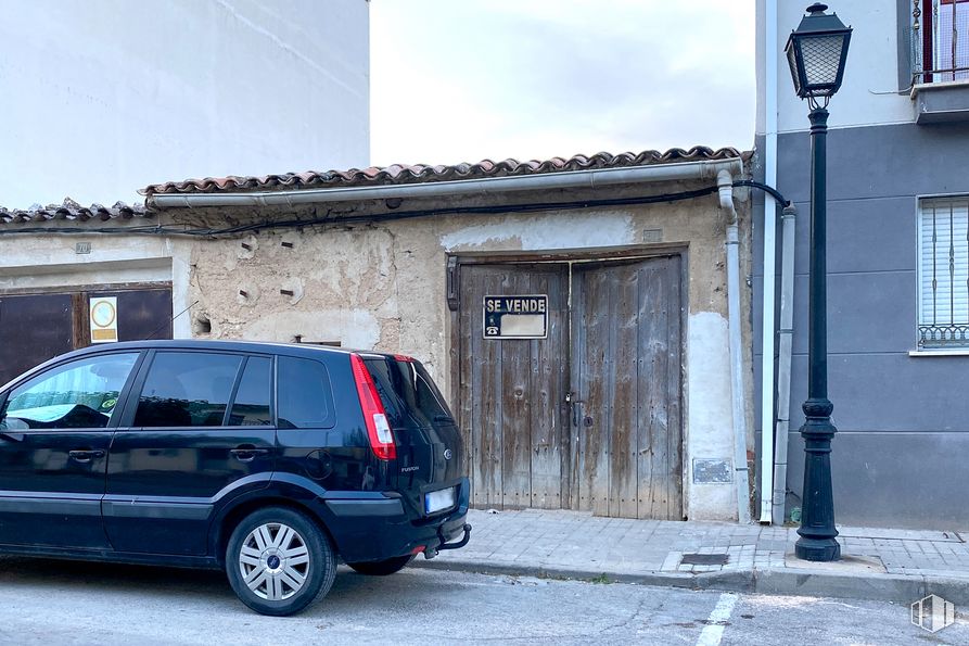 Suelo en venta en Calle Mayor Alta, 68, Perales de Tajuña, Madrid, 28540 con rueda, coche, ventana, neumático, luz de estacionamiento automotriz, vehículo terrestre, vehículo, neumático automotriz, edificio y cielo alrededor