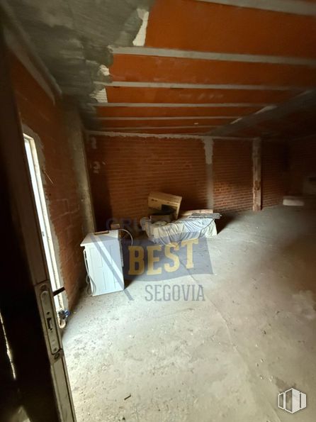 Local en venta en Centro, Espirdo, Segovia, 40191 con pared, suelo, suelos, techo, material de construcción, ladrillo, sótano y escayola alrededor