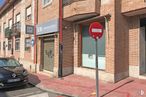 Retail for sale at Plaza Francisco Rabal, 1, Alpedrete, Madrid, 28430 with car, automotive parking light, vehicle registration plate, photograph, vehicle, window, infrastructure, automotive lighting, hood and road surface around