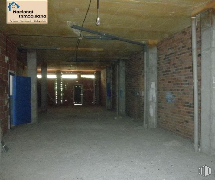 Retail for sale at Calle Camilo José Cela, Cuéllar, Segovia, 40200 with fixture, concrete, composite material, ceiling, building material, brick, brickwork, flooring, hall and basement around