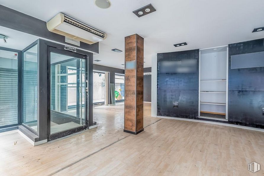 Local en alquiler y venta en Calle Moraleja, Alcorcón, Madrid, 28921 con accesorio, edificio, hall, madera, puerta, interiorismo, suelo, ventana, suelos y exterior del automóvil alrededor