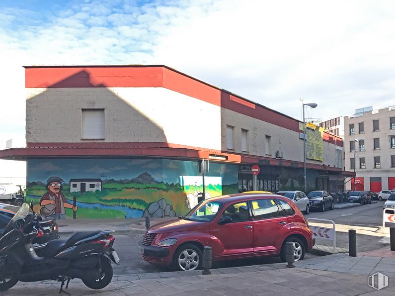 Local en alquiler en Calle Córdoba, 2, San Fernando de Henares, Madrid, 28830 con neumático, persona, coche, motocicleta, luz de estacionamiento automotriz, rueda, cielo, vehículo terrestre, nube y propiedad alrededor