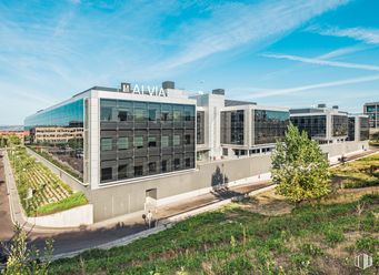 Office for rent at Alvia, Calle José Echegaray, 8, Las Rozas de Madrid, Madrid, 28230 with plant, building, sky, cloud, daytime, urban design, condominium, tower block, grass and neighbourhood around