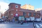 Retail for sale at Mercado de los Mostenses, Plaza Mostenses, 1, Centro, Madrid, 28015 with building, wheel, window, sky, cloud, tire, vehicle, car, road surface and facade around