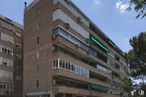 Retail for sale at Calle Jazmín, Ciudad Lineal, Madrid, 28033 with building, sky, cloud, daytime, property, window, tree, tower block, urban design and wheel around