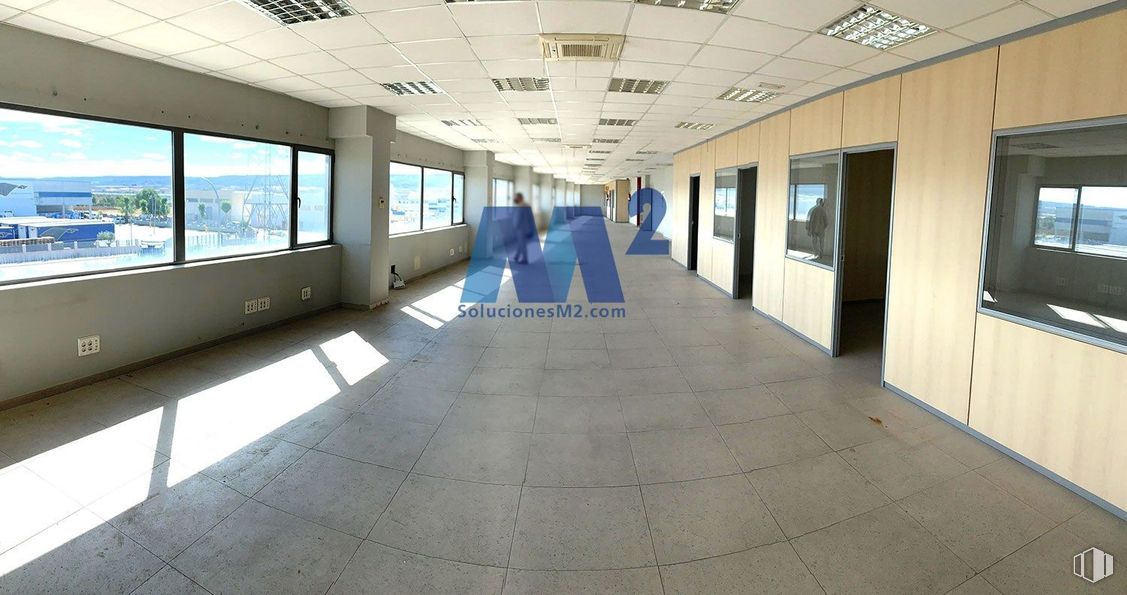 Nave en venta en Polígono industrial Meco R2, Meco, Madrid, 28880 con ventana, suelos, accesorio, suelo, hall, techo, ciudad, edificio, madera y evento alrededor