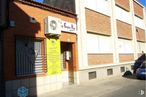 Retail for sale at Calle Mazarambroz, Sonseca, Toledo, 45100 with building, window, car, property, sky, architecture, brick, neighbourhood, road surface and residential area around