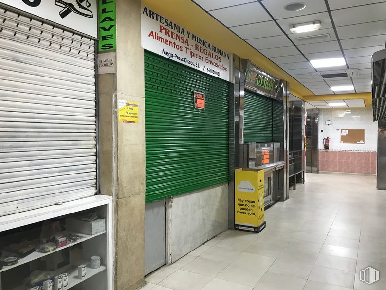 Local en alquiler y venta en Calle Doctor Morcillo, 1, Coslada, Madrid, 28820 con mueble, accesorio, edificio, gas, material compuesto, máquina, suelo, ciudad, transparencia y acero alrededor