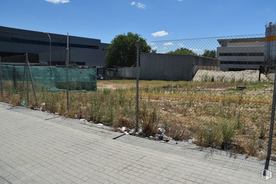 Suelo en alquiler en Calle Químicas, 36, Alcorcón, Madrid, 28923 con edificio, planta, nube, cielo, superficie de carretera, asfalto, lote de tierra, diseño urbano, acera y árbol alrededor