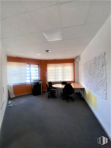 Office for sale & for rent at Polígono Aída, Azuqueca de Henares, Guadalajara, 19200 with chair, table, flooring, floor, fixture, hall, ceiling, bench, building and event around