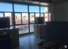 Nave en venta en Zona Carabanchel, Carabanchel, Madrid, 28044 con televisión, mueble, suelo, vidrio, apartamento, iluminación natural, edificio de gran altura, condominio, silla y transparencia alrededor