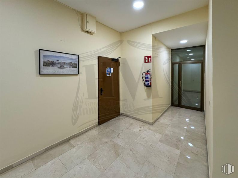 Local en venta en Calle Príncipe de Vergara, Chamartín, Madrid, 28002 con puerta, marco, edificio, accesorio, madera, suelos, pared, suelo, techo y casa alrededor