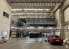 Industrial for sale at Calle Aeronáutica, 28, Alcorcón, Madrid, 28923 with car, window, automotive parking light, tire, vehicle, automotive lighting, wheel, motor vehicle, automotive design and hall around