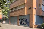 Local en venta en Avenida Peseta, Carabanchel, Madrid, 28054 con edificio, arquitectura, diseño urbano, planta, pared, zona residencial, fachada, ladrillo, sombra y arte alrededor