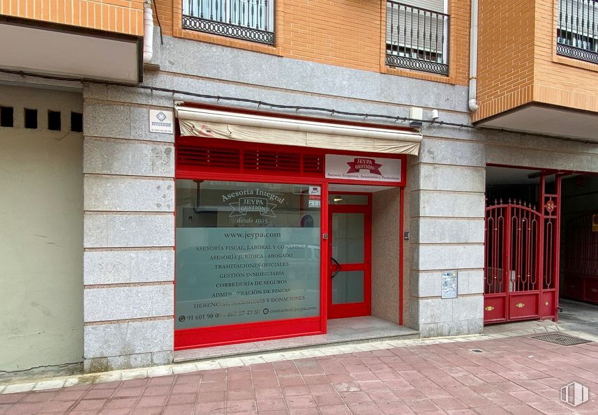 Oficina en alquiler en Calle Escaño, Getafe, Madrid, 28901 con mediante, accesorio, edificio, enladrillado, ladrillo, material de construcción, fachada, material compuesto, madera y tipografía alrededor