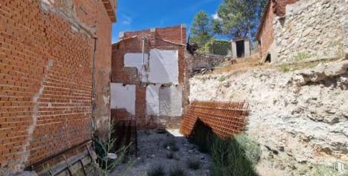 Suelo en venta en Calle Covachuelas, 19, Villar del Olmo, Madrid, 28512 con casa, propiedad, cielo, planta, ladrillo, albañilería, paisaje, material de construcción, nube y muro de piedra alrededor