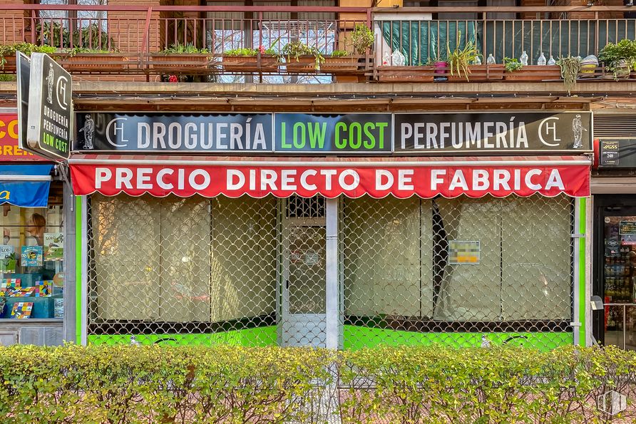 Local en alquiler en Calle Río Genil, 21, Móstoles, Madrid, 28934 con edificio, ventana, fachada, fuente, señalización, rectángulo, publicidad, accesorio, uso mixto y signo alrededor