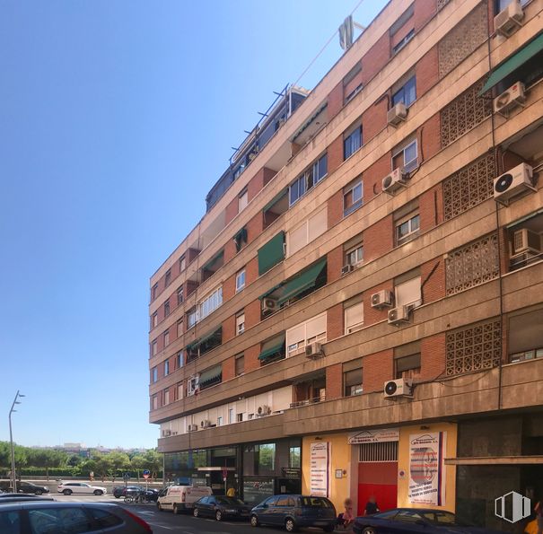 Office for rent at Calle Eugenio Caxes, 1, Usera, Madrid, 28026 with building, car, sky, property, vehicle, infrastructure, tower block, window, urban design and condominium around