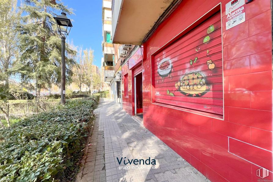 Local en alquiler en Calle Pintor Velázquez, Móstoles, Madrid, 28933 con rojo, barrio, acera y pintura alrededor