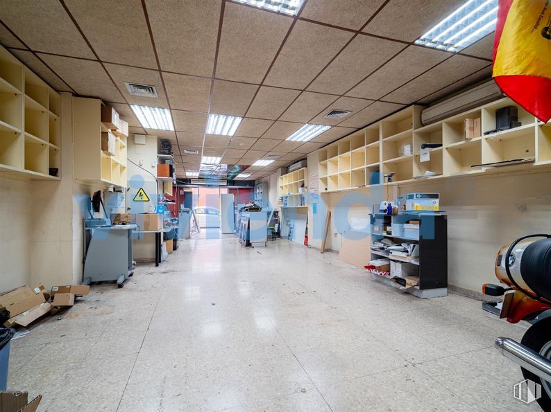 Local en venta en Calle Cristóbal Bordiú, Chamberí, Madrid, 28003 con rueda, neumático, mueble, accesorio, interiorismo, suelos, gas, techo, máquina y edificio alrededor