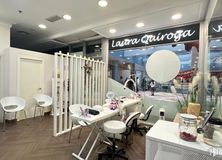 Local en alquiler en Calle Constitución, 2, Rivas-Vaciamadrid, Madrid, 28529 con silla, mesa, persona, puerta, interiorismo, mueble, salón de belleza, diseño, cosméticos y limpieza alrededor