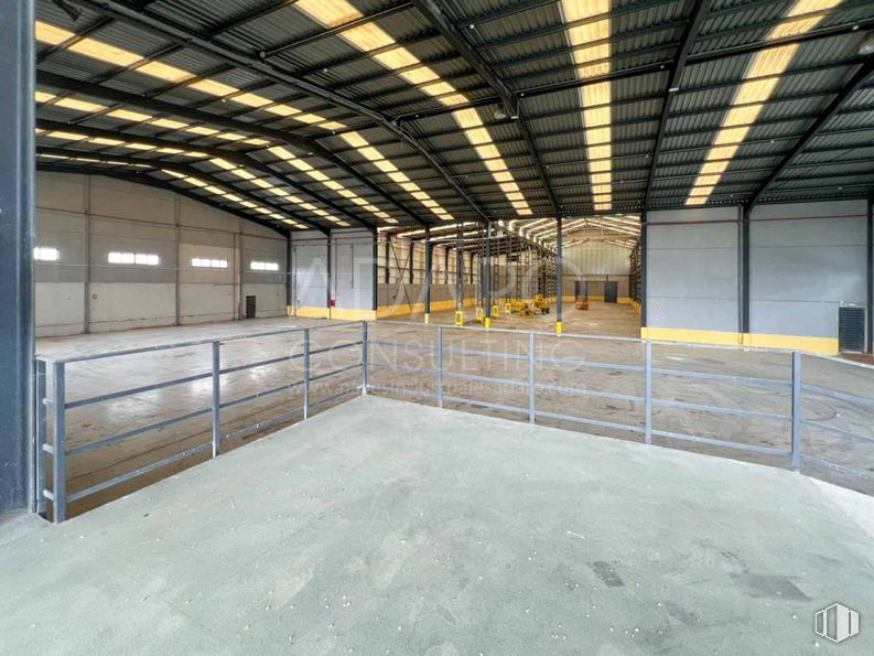 Industrial for sale & for rent at Zona industrial, Valdemoro, Madrid, 28343 with shade, composite material, beam, wood, concrete, metal, building material, roof, steel and transparency around