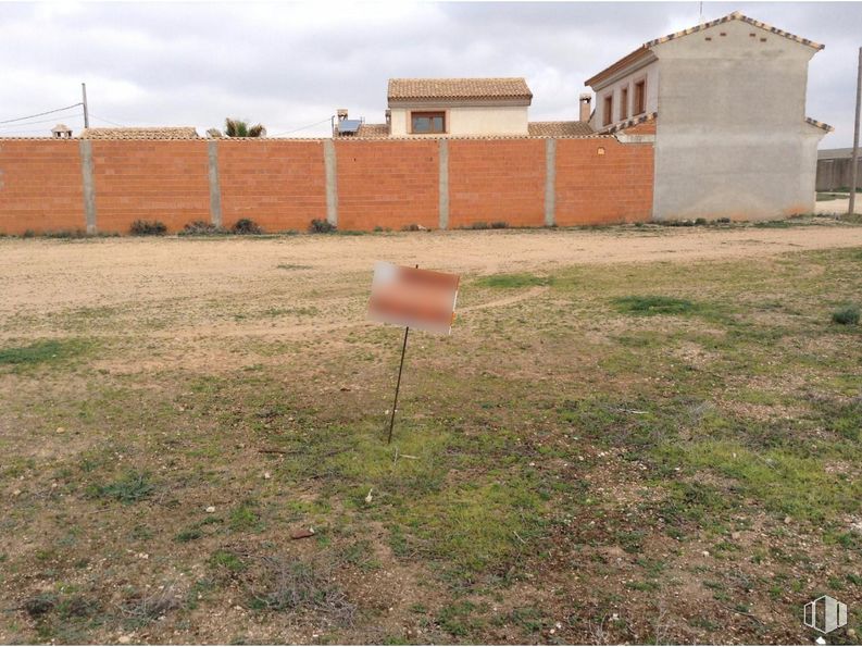 Land for sale at Guardia Civil, Las Pedroñeras, Cuenca, 16660 with house, sky, cloud, building, land lot, grass, plain, landscape, window and grassland around