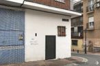 Local en venta en Calle Canteras de Tilly, 6, Vicálvaro, Madrid, 28032 con puerta, edificio, ventana, propiedad, superficie de la carretera, barrio, accesorio, fachada, madera y tintes y matices alrededor