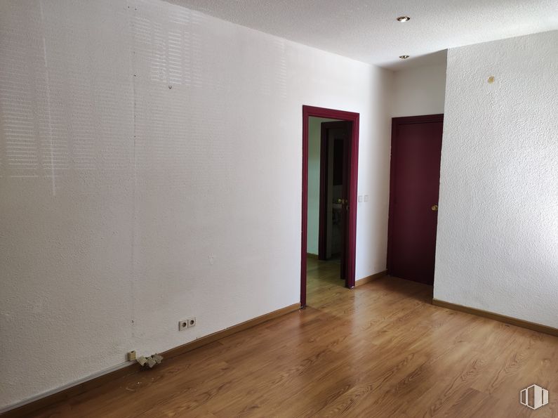 Oficina en alquiler en Plaza Clarín, 7, Rivas-Vaciamadrid, Madrid, 28529 con puerta, madera, pintura, accesorio, suelos, hall, suelo, pared, suelo laminado y tinte para madera alrededor