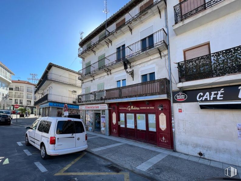 Local en alquiler en Centro, Arganda del Rey, Madrid, 28500 con coche, ventana, edificio, vehículo, matrícula del vehículo, cielo, vehículo de motor, iluminación del automóvil, asfalto y modo de transporte alrededor