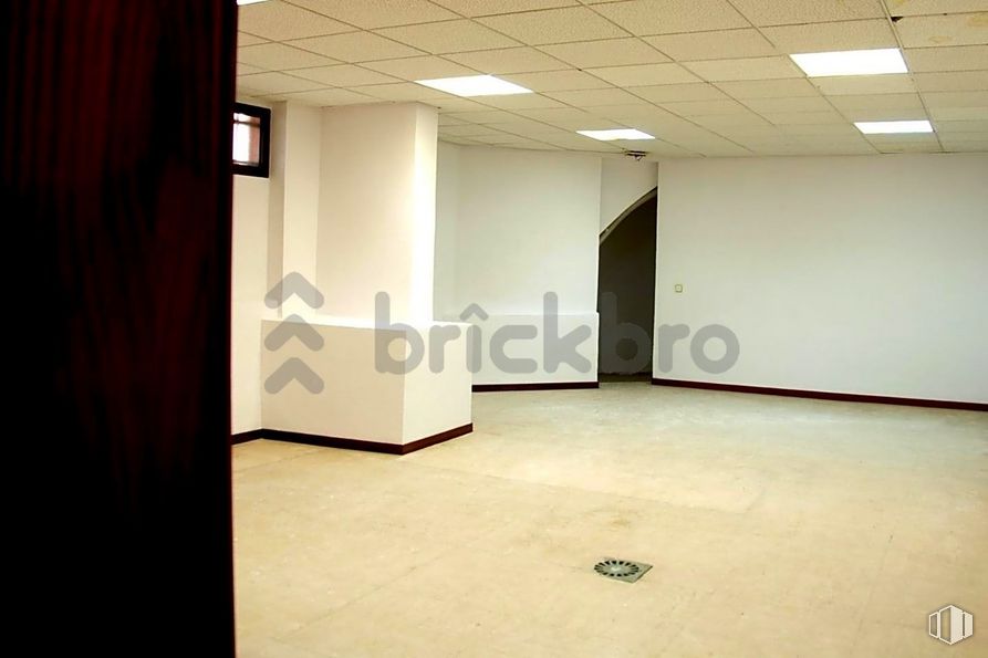 Oficina en venta en Calle Marqués de Pico Velasco, Ciudad Lineal, Madrid, 28027 con mueble, madera, interiorismo, edificio, suelos, suelo, pared, propiedad material, techo y arte alrededor