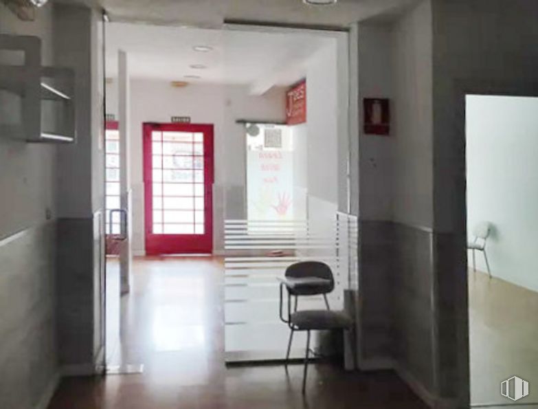 Local en alquiler en Plaza Blas de Otero, 6, Rivas-Vaciamadrid, Madrid, 28529 con silla, accesorio, madera, suelo, hall, suelos, edificio, techo, vidrio y ventana alrededor