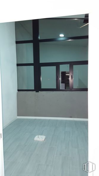 Oficina en venta en Calle Secoya, 14, Carabanchel, Madrid, 28054 con accesorio, rectángulo, material compuesto, tintes y matices, madera, piso, pintura, vidrio, material de construcción y gas alrededor