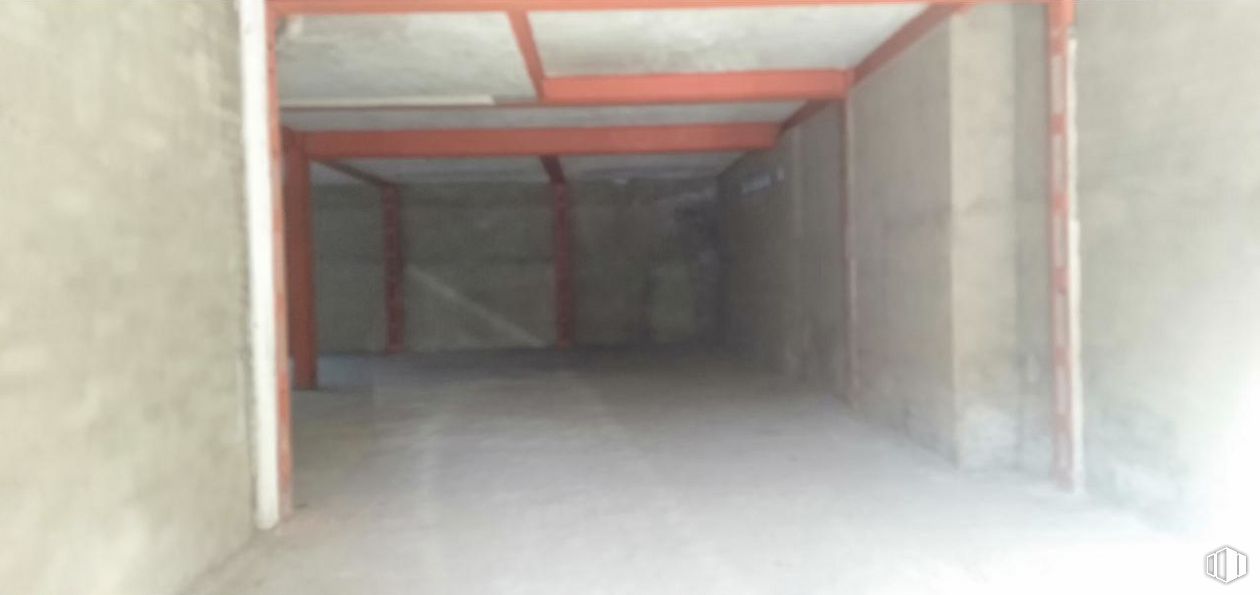 Local en alquiler y venta en Calle San Alfonso Rodríguez, Segovia, 40001 con espejo, accesorio, piso, edificio, material compuesto, suelo, madera, hormigón, techo y pintura alrededor