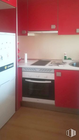 Oficina en venta en Calle Cerezos, San Sebastián de los Reyes, Madrid, 28700 con refrigerador, horno, ebanistería, aparato de cocina, encimera, pavimentos, cocina, piso, propiedad material y electrodoméstico alrededor