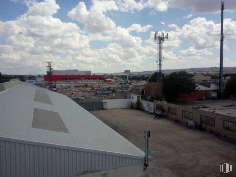 Suelo en venta en Zona Industrial, Alcalá de Henares, Madrid, 28805 con edificio, nube, cielo, día, infraestructura, diseño urbano, cúmulo, ciudad, techo y paisaje alrededor