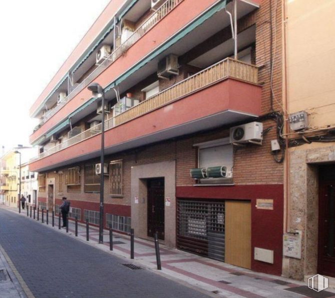 Retail for sale at Calle Salvador, 14, Getafe, Madrid, 28904 with building, window, property, sky, door, urban design, house, wood, real estate and facade around