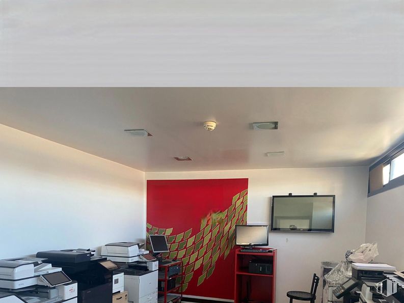 Industrial for sale at Parque Empresarial San Fernando de Henares, San Fernando de Henares, Madrid, 28830 with television, furniture, light fixture, ceiling, interior design, lighting, paint, plaster and overhead projector around