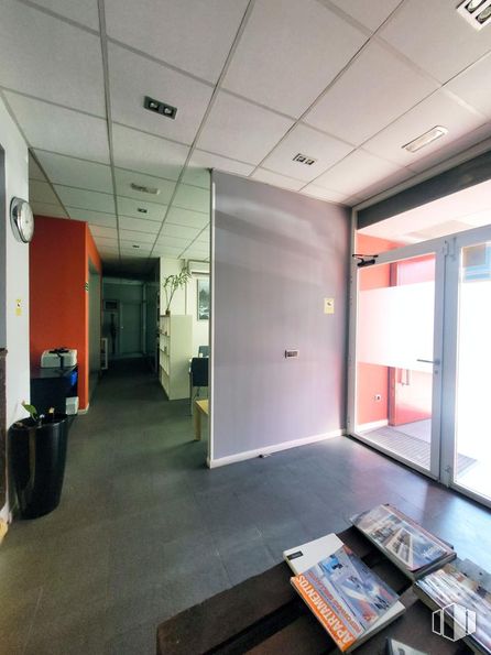 Retail for sale at Calle Francisco Largo Caballero, Alcobendas, Madrid, 28100 with building, fixture, interior design, flooring, floor, real estate, hall, ceiling, window and wood around