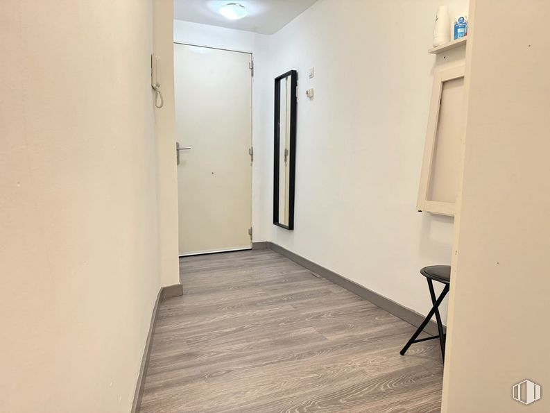 Local en venta en Calle Francisco Silvela, Salamanca, Madrid, 28028 con puerta, taburete, mueble, accesorio, madera, suelos, suelo, madera dura, hall y suelo laminado alrededor