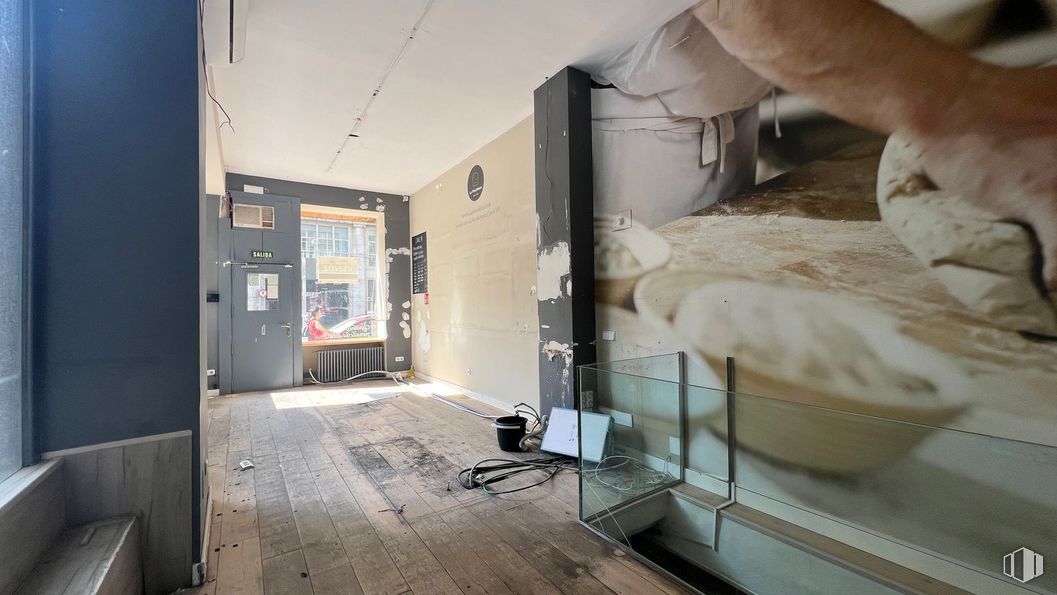 Retail for sale at Calle Cea Bermúdez, 10, Chamberí, Madrid, 28003 with sculpture, flooring, wood, house, room, door, ceiling, art, hardwood and machine around