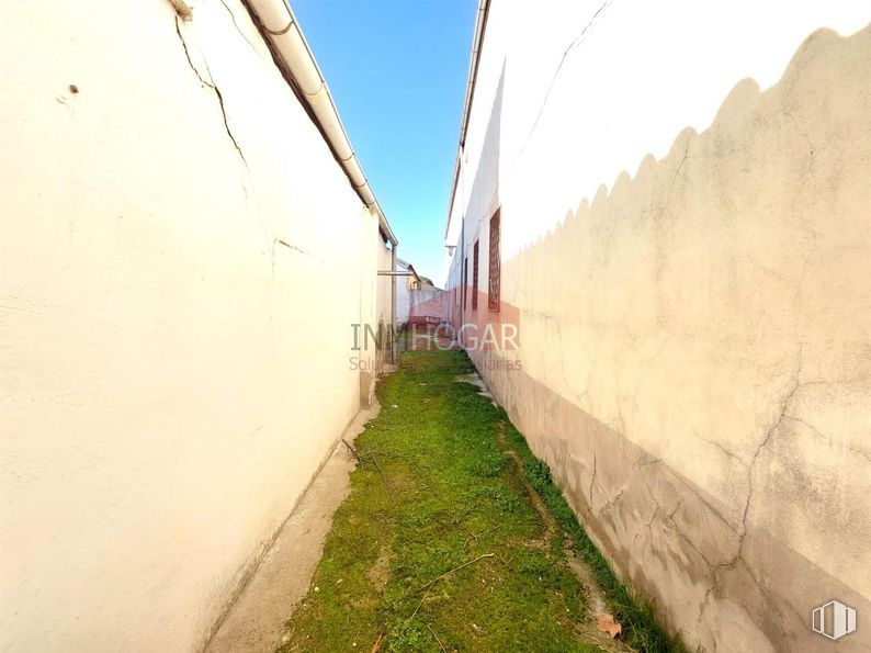 Nave en venta en Zona Centro, Arévalo, Ávila, 05200 con pared, callejón, cable, pasarela y escayola alrededor