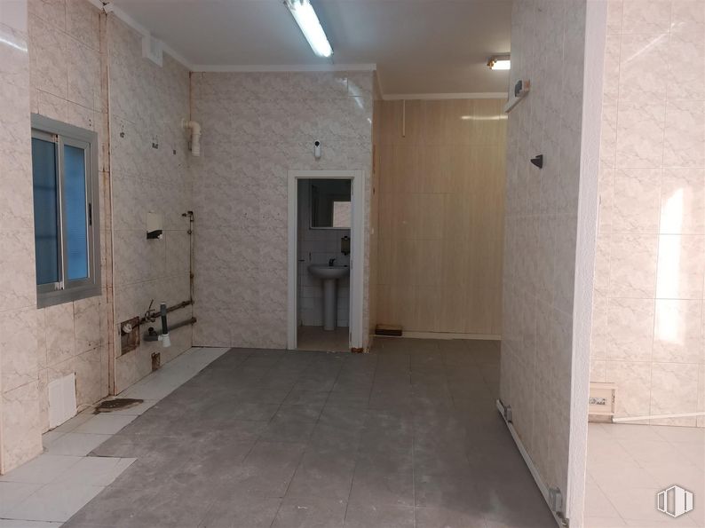 Local en venta en Calle Ruiz Alda, 43, Valdemoro, Madrid, 28342 con lámpara, alumbrado, ventana, accesorio, interiorismo, suelos, suelo, inmobiliario, material compuesto y madera alrededor