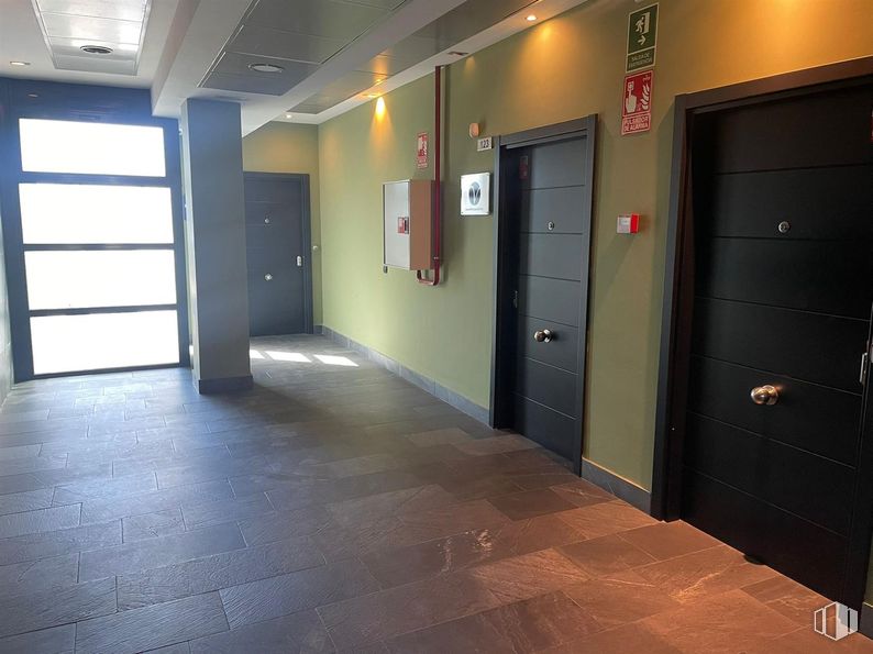 Oficina en alquiler y venta en Edificio Alaja, Avenida Leonardo Da Vinci, 8, Getafe, Madrid, 28906 con puerta, accesorio, edificio, suelo, suelos, madera, cerrojo muerto, techo, manija de la puerta y asa alrededor