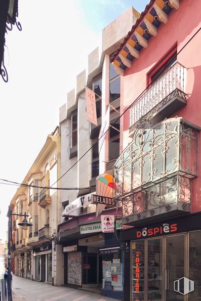 Office for sale at Calle San Francisco, Talavera de la Reina, Toledo, 45600 with sky, cloud, urban design, neighbourhood, building, facade, residential area, metropolitan area, city and metropolis around