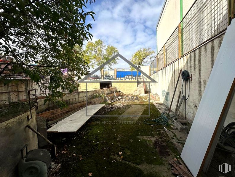 Nave en alquiler en Camino Viejo, Navalcarnero, Madrid, 28600 con cielo, nube, planta, árbol, superficie de la carretera, diseño urbano, edificio, asfalto, carretera y ciudad alrededor