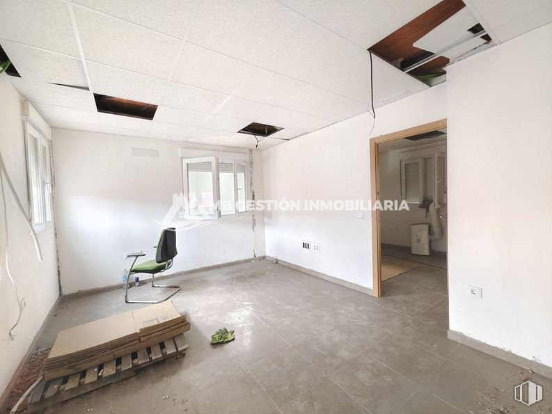 Nave en alquiler en Zona El Álamo, Fuenlabrada, Madrid, 28946 con silla, propiedad, edificio, accesorio, interiorismo, suelo, suelos, hall, casa y sala de estar alrededor